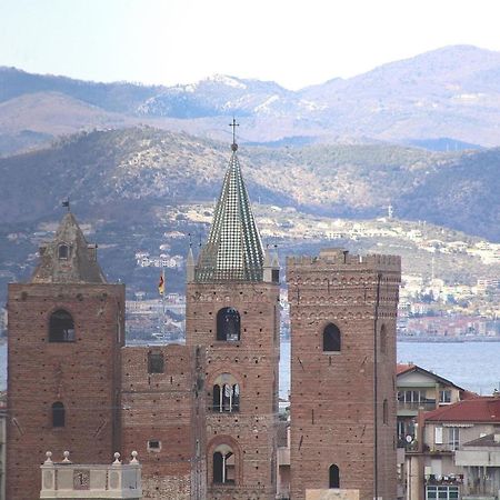 Apartmán Largodoria - Viaarchivolto, Box Auto Privato Incluso Albenga Exteriér fotografie